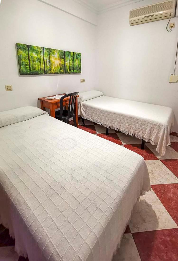 Pension Hidalgo 1 Utrera Bagian luar foto