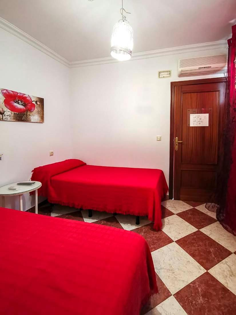 Pension Hidalgo 1 Utrera Bagian luar foto