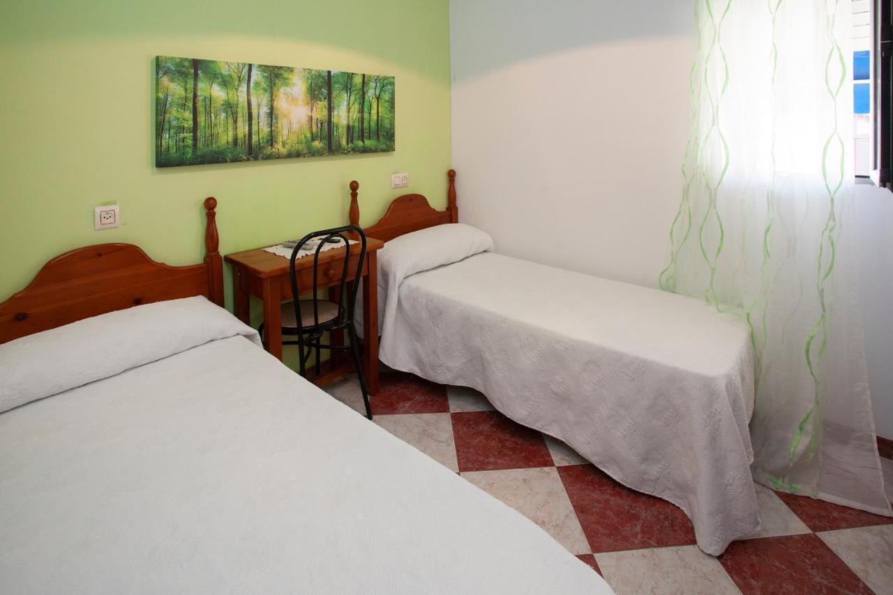 Pension Hidalgo 1 Utrera Bagian luar foto