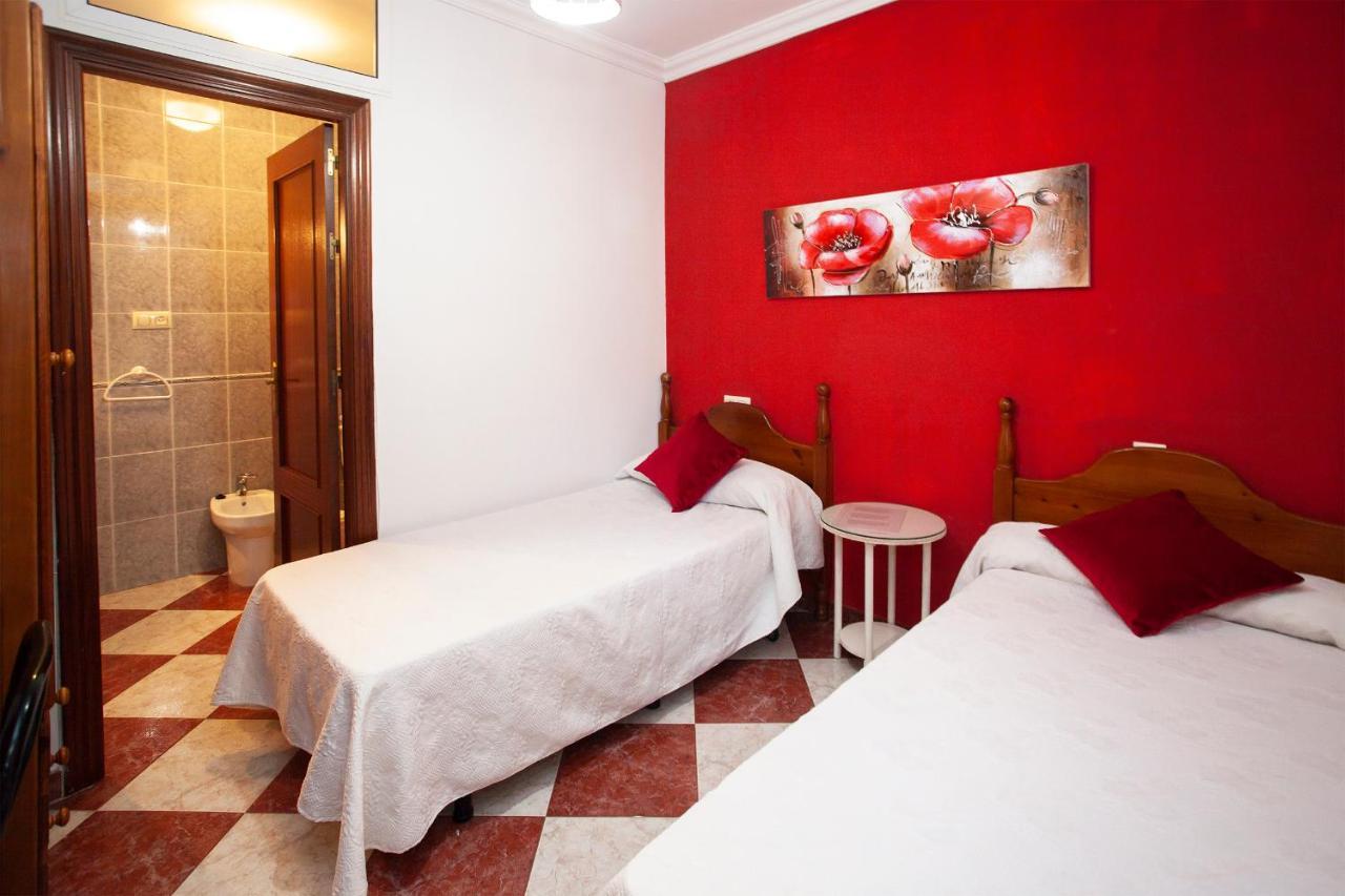 Pension Hidalgo 1 Utrera Bagian luar foto
